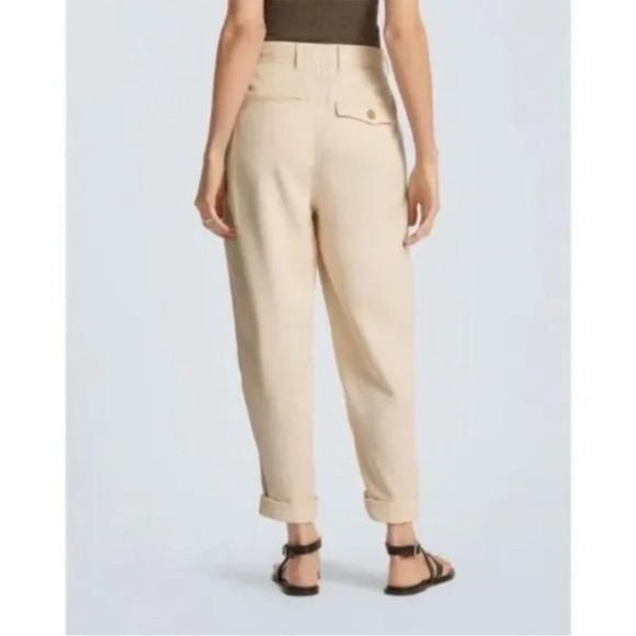 NEW WITH TAGS Everlane The TENCEL Parchment Cream Relaxed Chino in Size 6 - Picture 2 of 8